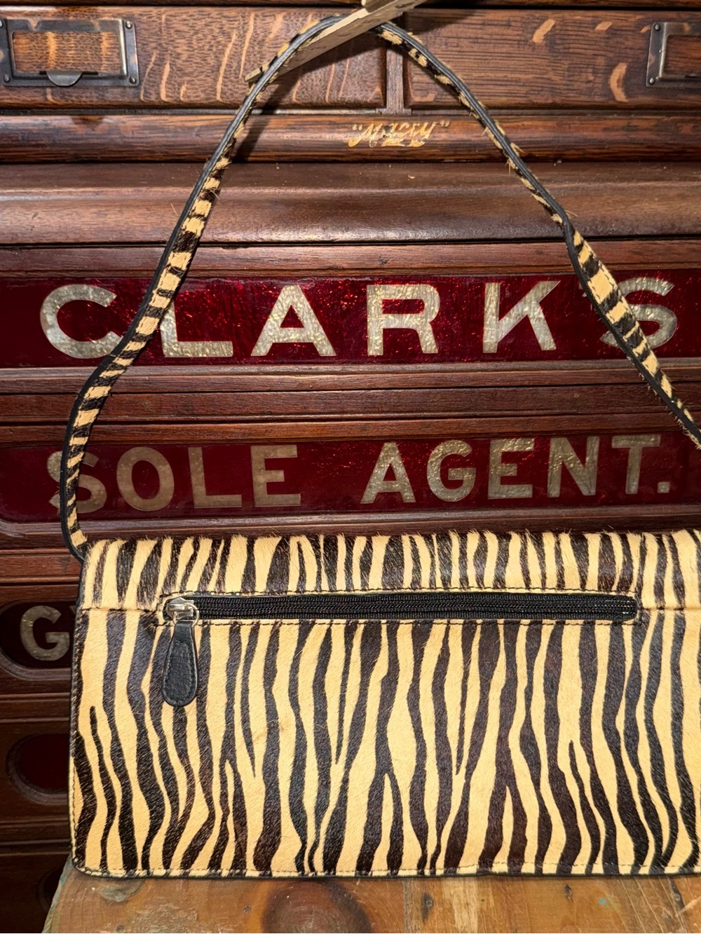 Kate Landry tiger print hair bag - Picture 2 of 5